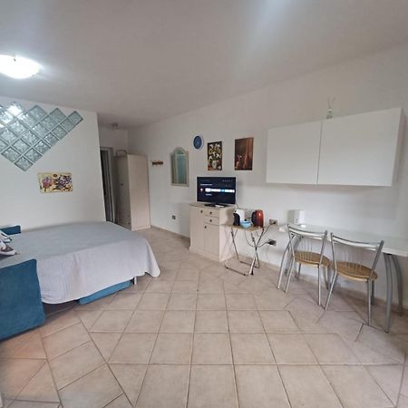 Casa Monella Mono Locale Vista Mare Lägenhet Marinella  Exteriör bild